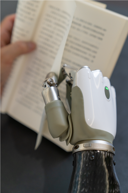 神經接口-機器人-AI算法 三位一體自主研發平臺完成億元融資，智能機器人研發迎來新突破